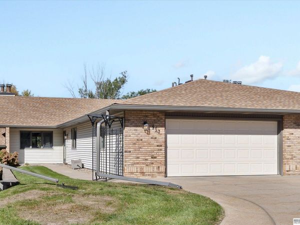 957 N 16th Street, Blair, NE 68008