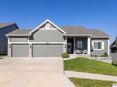 16618 Hanover Street, Bennington, NE 68007
