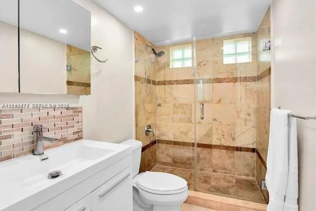 7800 Collins Ave, Unit 204, Miami Beach, FL 33141 Photo