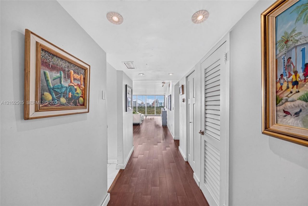 3375 N Country Club Dr , Unit 1506, Aventura, FL 33180 Photo