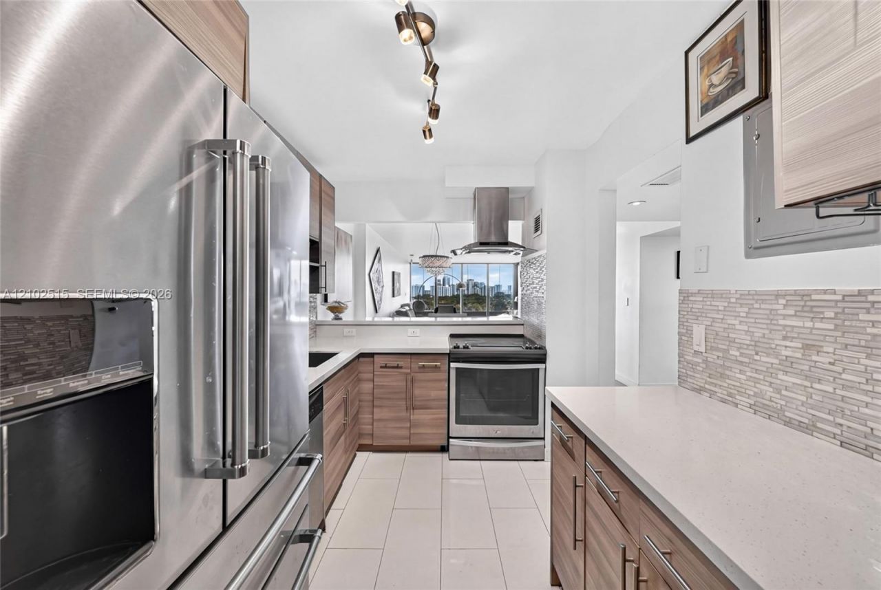 3375 N Country Club Dr , Unit 1506, Aventura, FL 33180 Photo