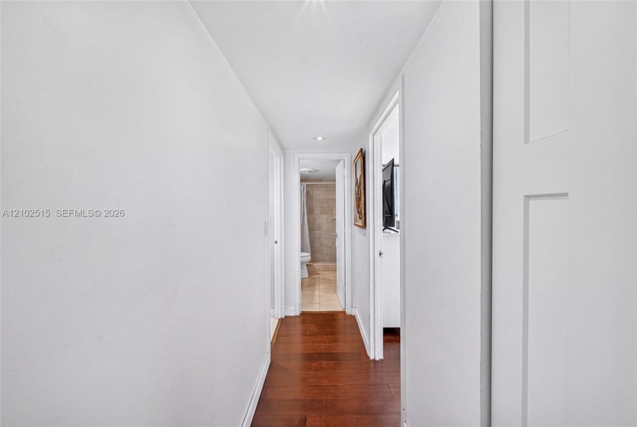 3375 N Country Club Dr , Unit 1506, Aventura, FL 33180 Photo