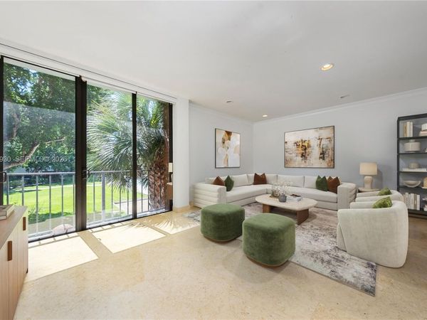 1566 NE Quayside Ter , Unit D14, Miami, FL 33138