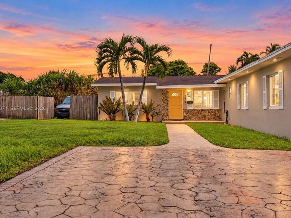 235 NE 118th St , Miami, FL 33161