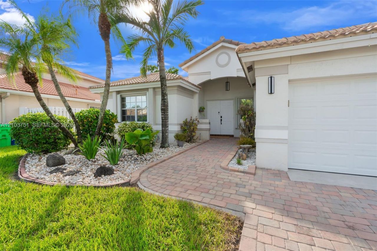 1381 NW 129th Way, Sunrise, FL 33323 Photo