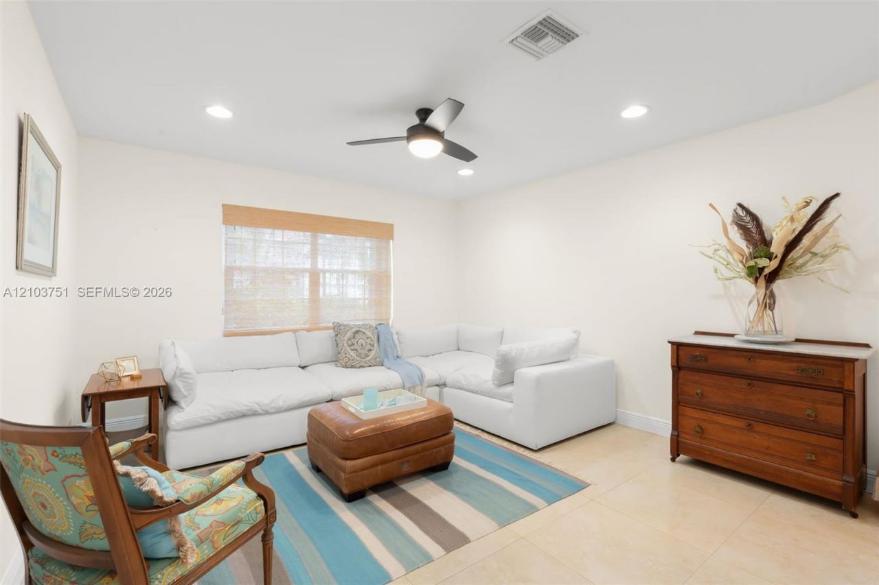 1381 NW 129th Way, Sunrise, FL 33323 Photo