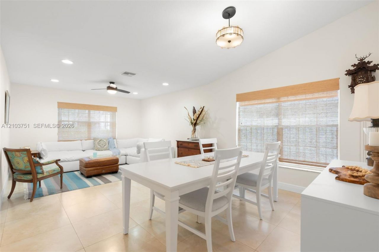 1381 NW 129th Way, Sunrise, FL 33323 Photo