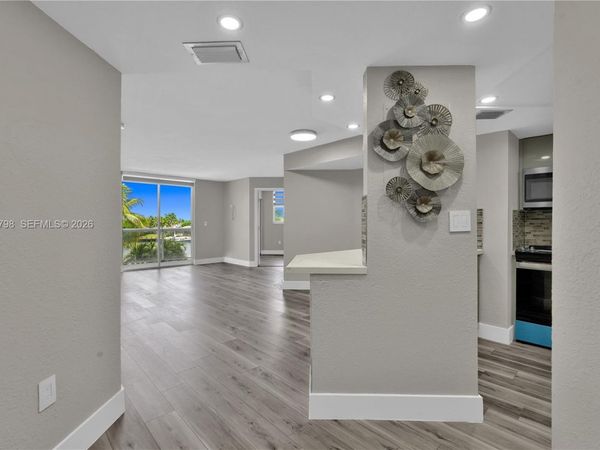 5880 Collins Ave , Unit 403, Miami Beach, FL 33140
