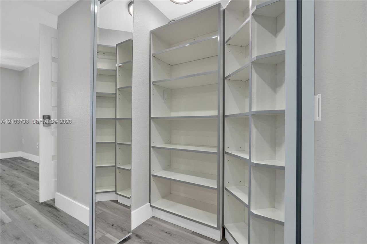 5880 Collins Ave , Unit 403, Miami Beach, FL 33140 Photo