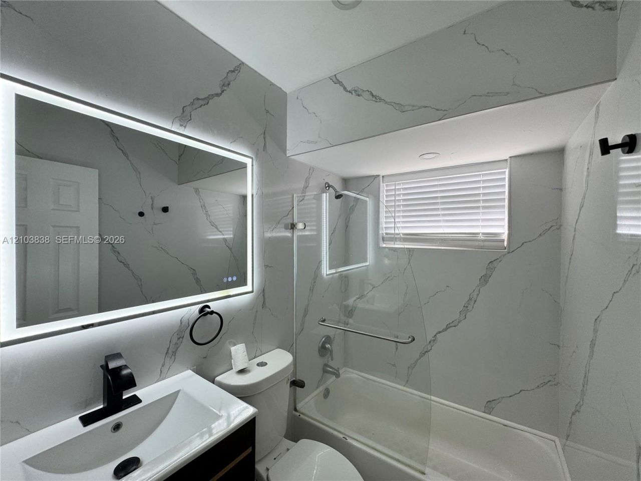 200 SW 10th St, Unit 200, Hallandale Beach, FL 33009 Photo