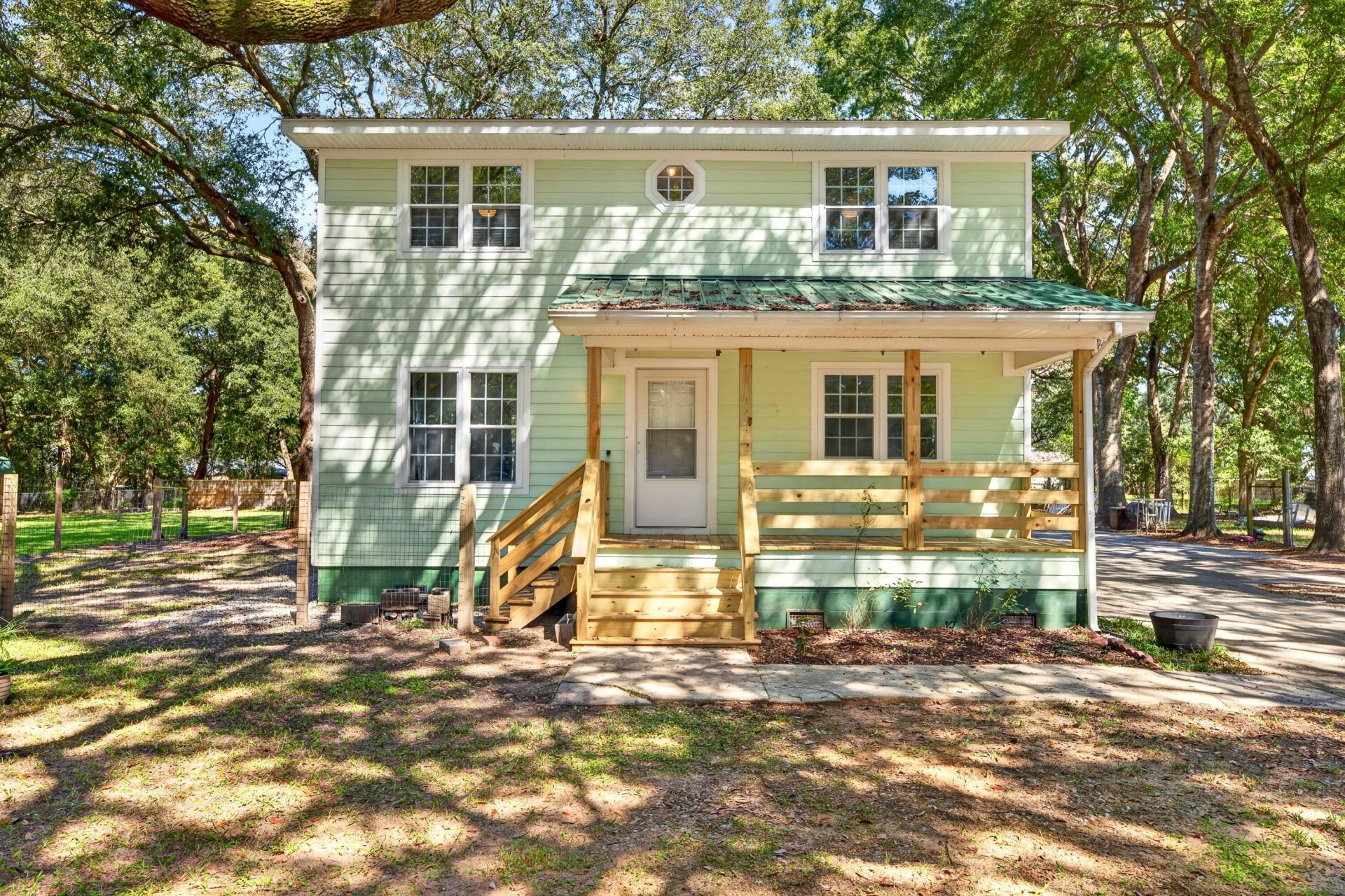 1531 Southwick Drive Photo 2
