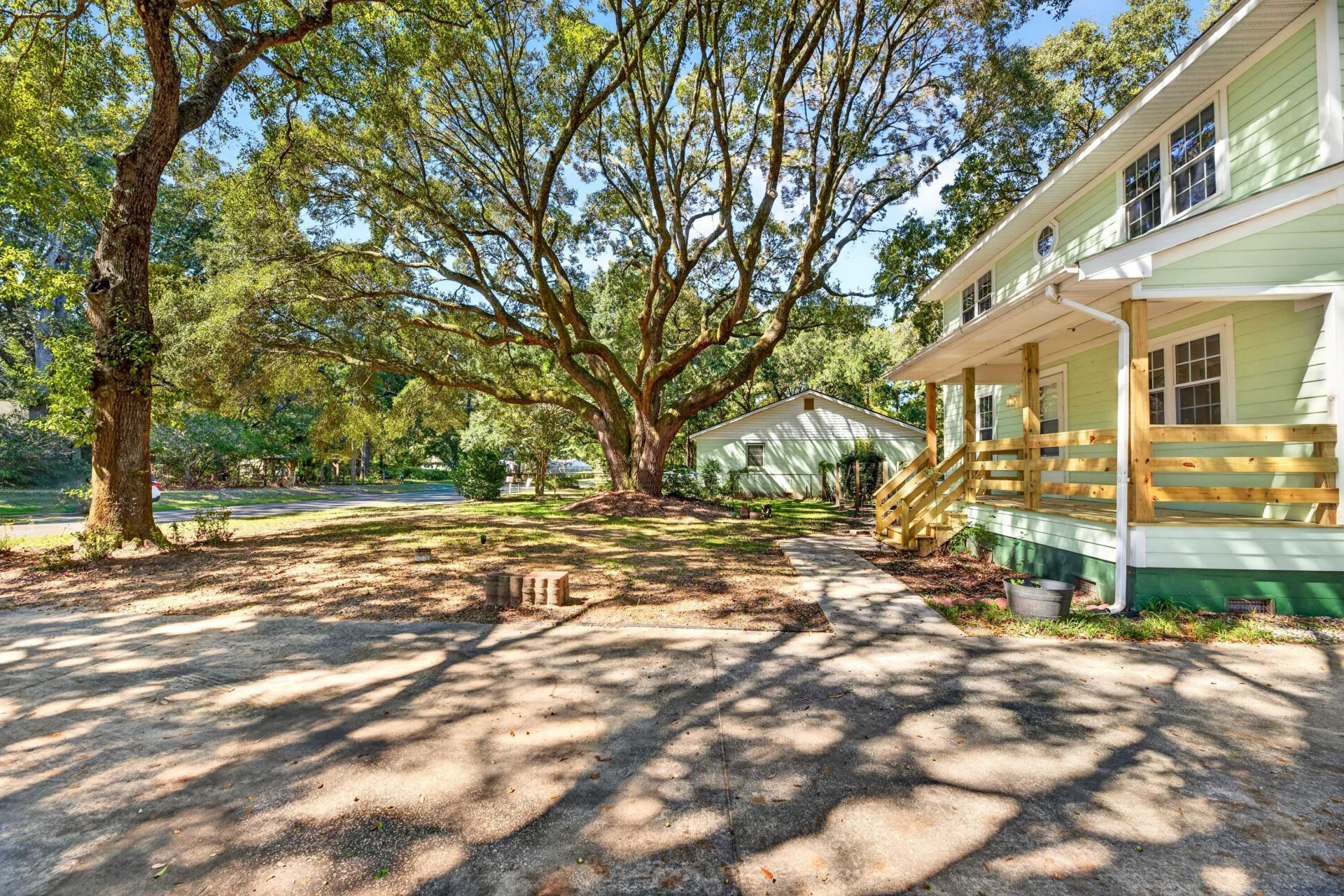 1531 Southwick Drive Photo 3