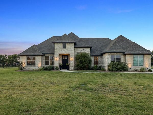 330 Waterview Drive, Gunter, TX 75058