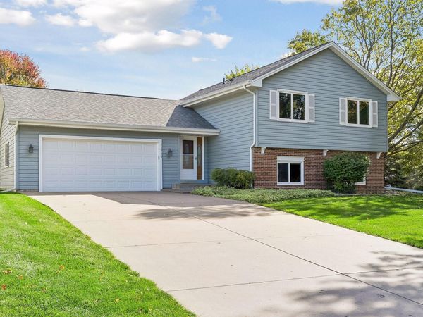 11910 44th Avenue N, Plymouth, MN 55442