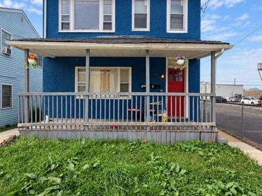 806 MARKET STREET, MARCUS HOOK, PA 19061