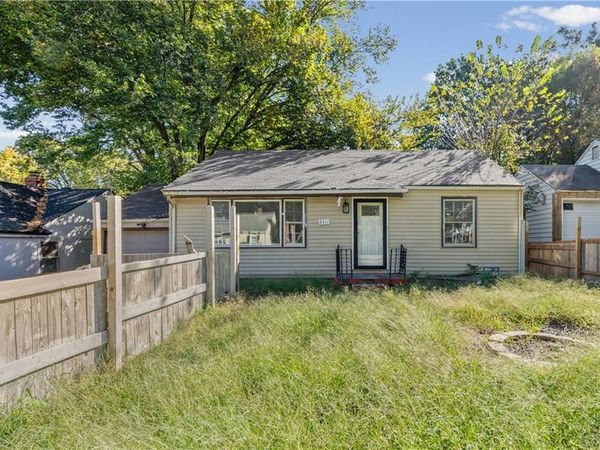 6411 Walrond Avenue, Kansas City, MO 64132