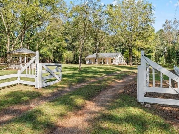 2425 Georgia 100 , Waco, GA 30182