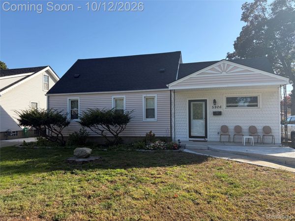 5926 N Silvery Lane, Dearborn Heights, Mi 48127