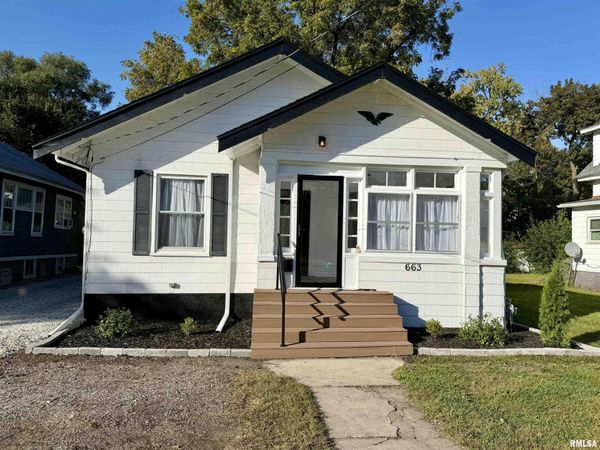 663 E NORTH Street, Galesburg, IL 61401