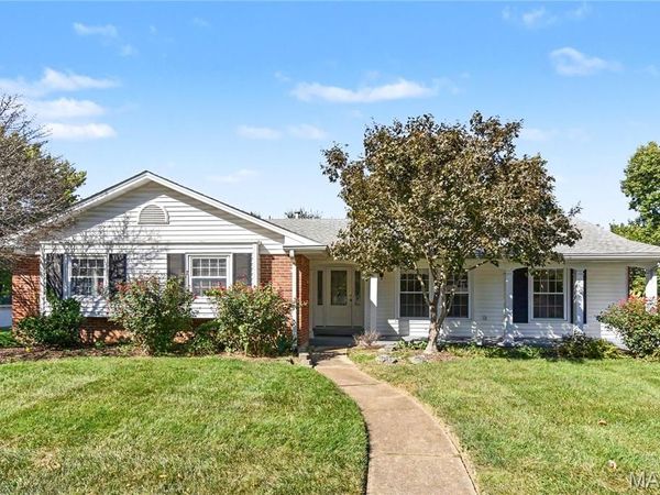 2311 Blue Hill Road, Chesterfield, MO 63017