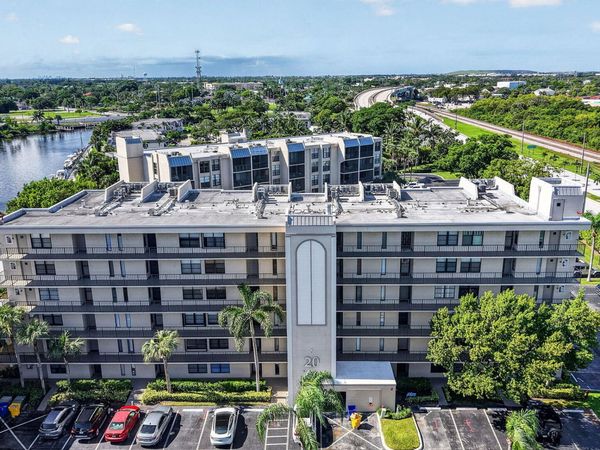 20 ROYAL PALM Way, Unit 301, Boca Raton, FL 33432