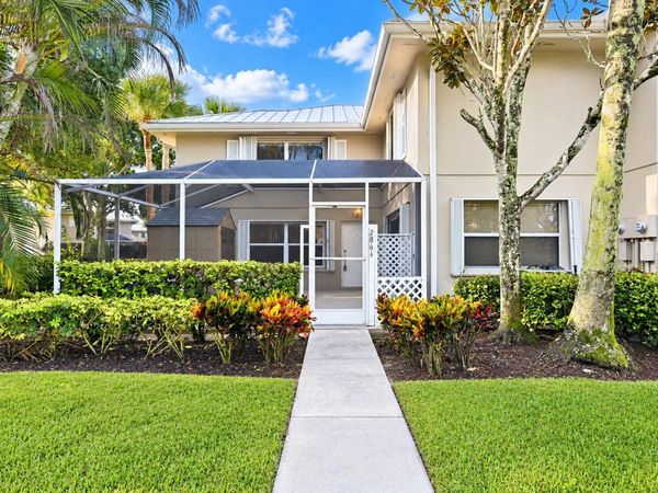 2864 SW Lakemont Place, Palm City, FL 34990
