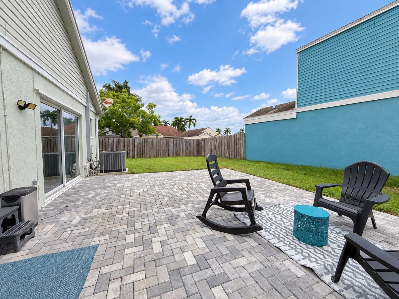 138 SW 159th Way, Sunrise, FL 33326 Photo