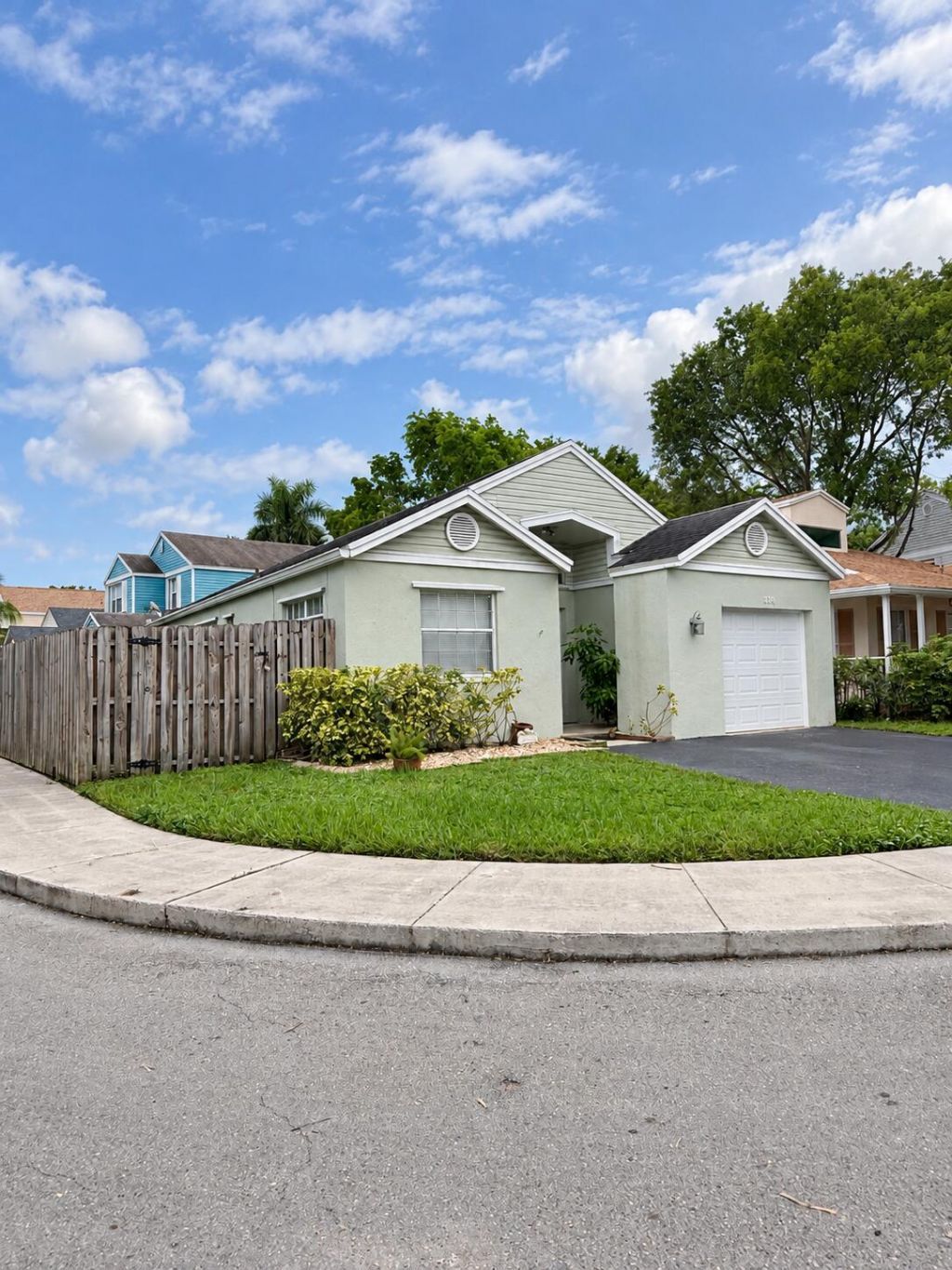 138 SW 159th Way, Sunrise, FL 33326 Photo