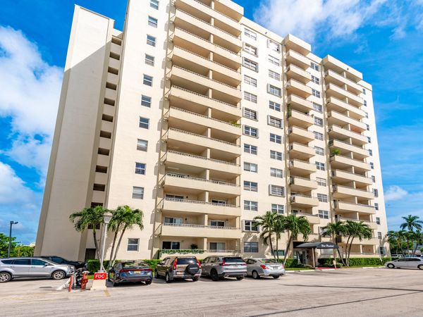 900 NE 18th Avenue, Unit 802, Fort Lauderdale, FL 33304