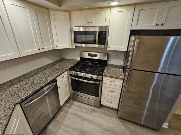 200 N WAYNE AVENUE, Unit 1, WAYNE, PA 19087
