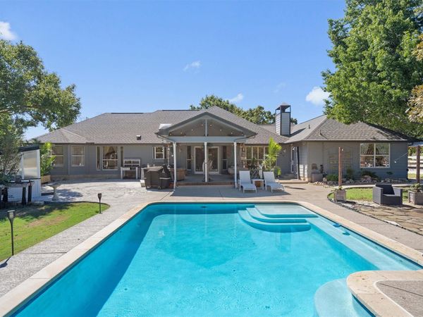 201 Four T Ranch RD , Georgetown, TX 78633