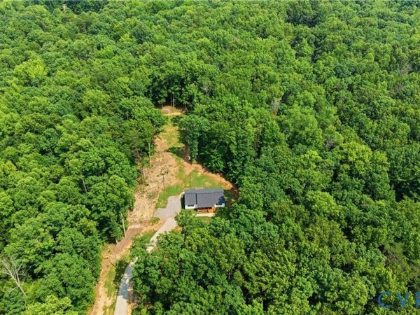 4939 Shannon Hill Road, Kents Store, VA 23084