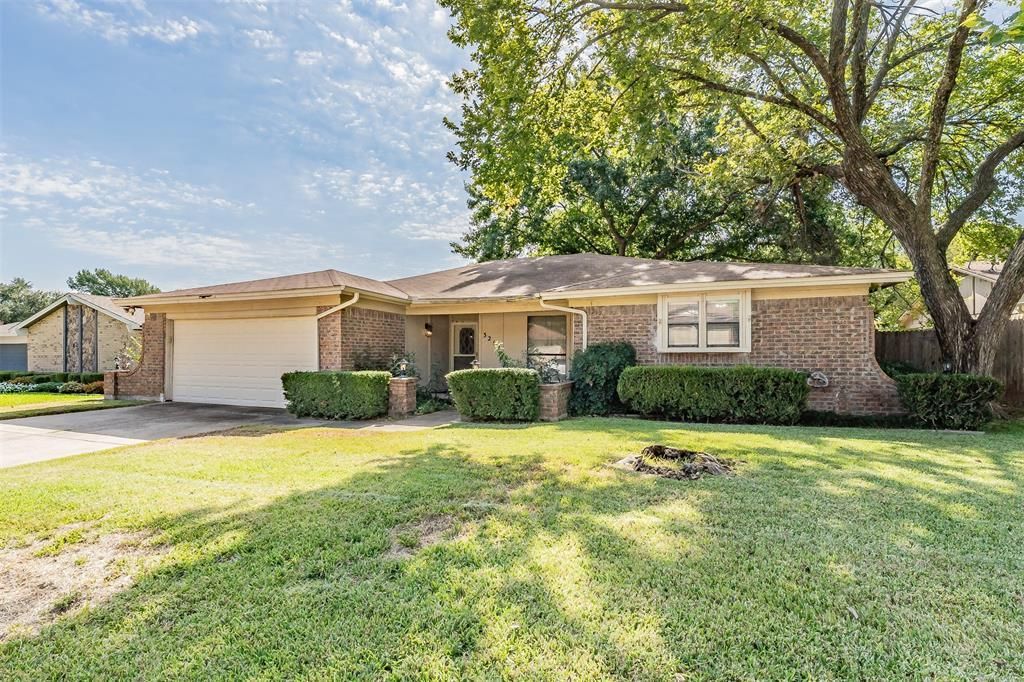 3213 Whisperwood Court, Bedford, TX 76021 Main Photo