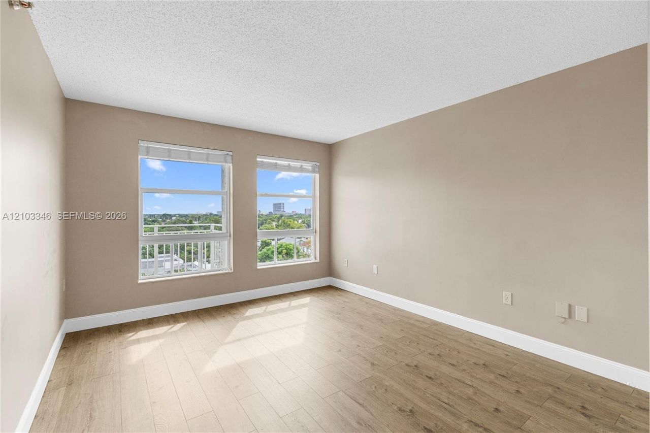 2351 Douglas Rd , Unit 611, Miami, FL 33145 Photo