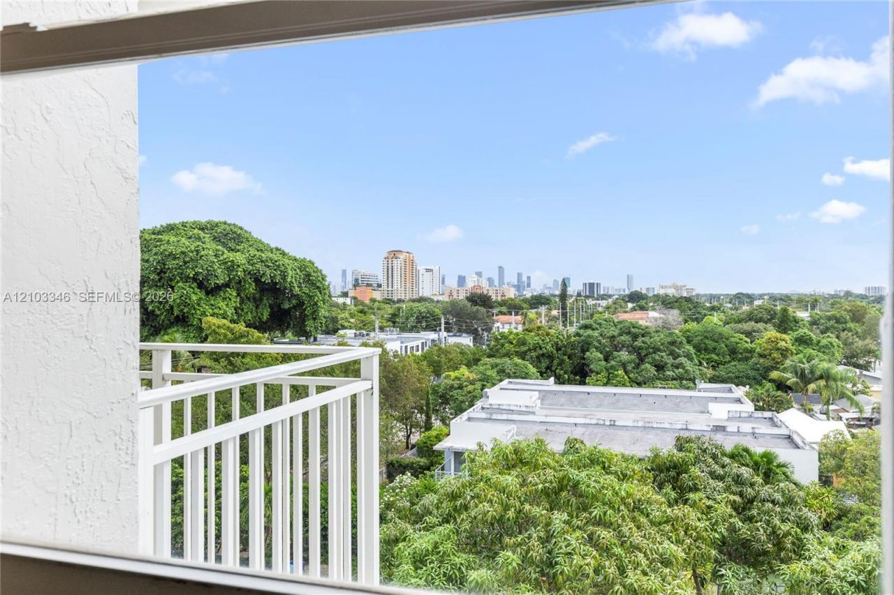 2351 Douglas Rd , Unit 611, Miami, FL 33145 Photo