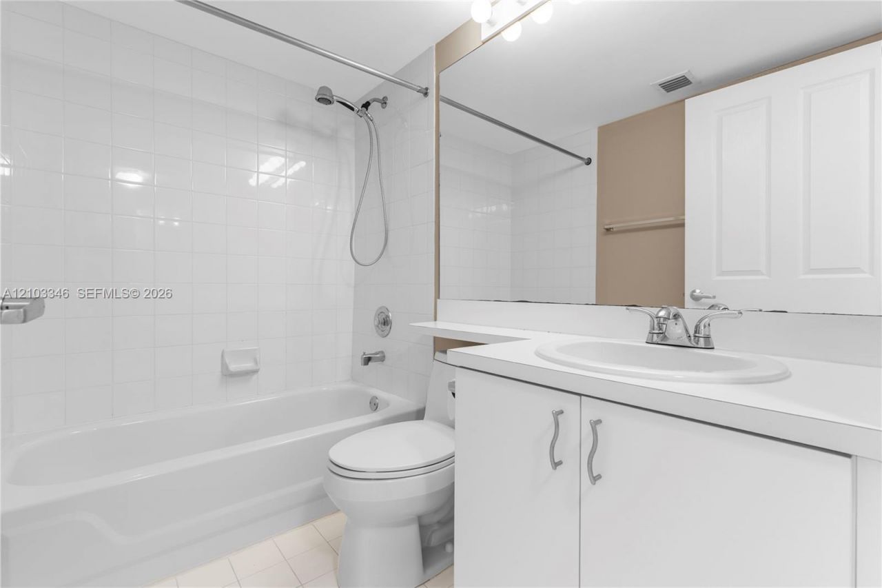 2351 Douglas Rd , Unit 611, Miami, FL 33145 Photo