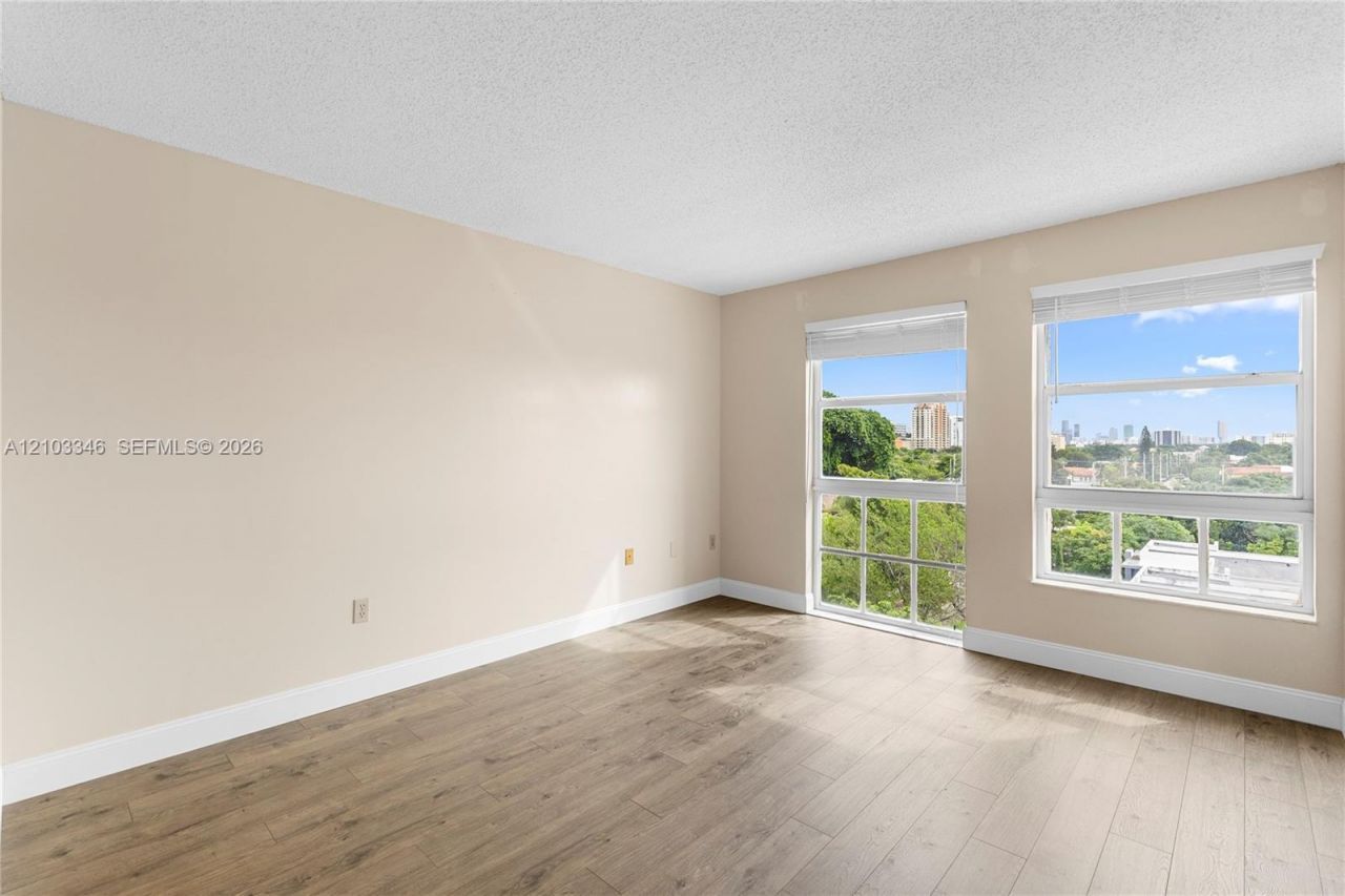 2351 Douglas Rd , Unit 611, Miami, FL 33145 Photo