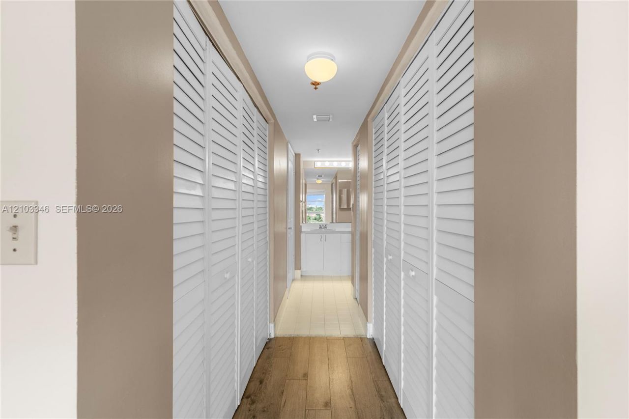 2351 Douglas Rd , Unit 611, Miami, FL 33145 Photo