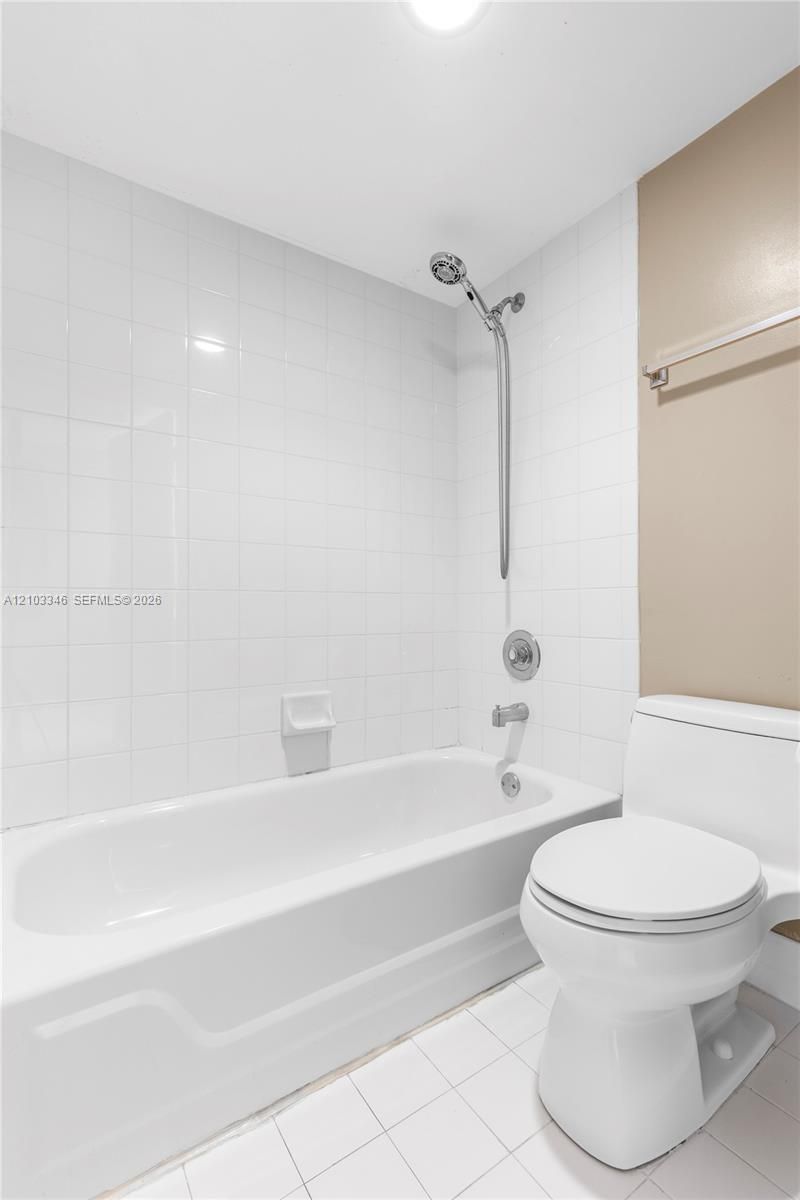 2351 Douglas Rd , Unit 611, Miami, FL 33145 Photo