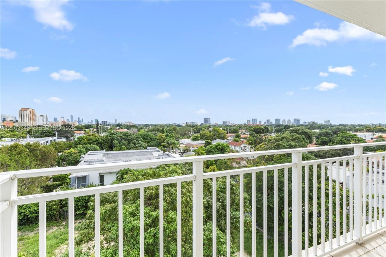 2351 Douglas Rd , Unit 611, Miami, FL 33145 Photo