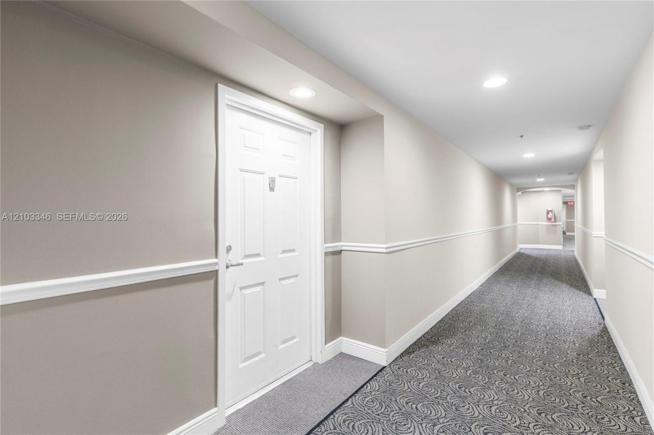 2351 Douglas Rd , Unit 611, Miami, FL 33145 Photo