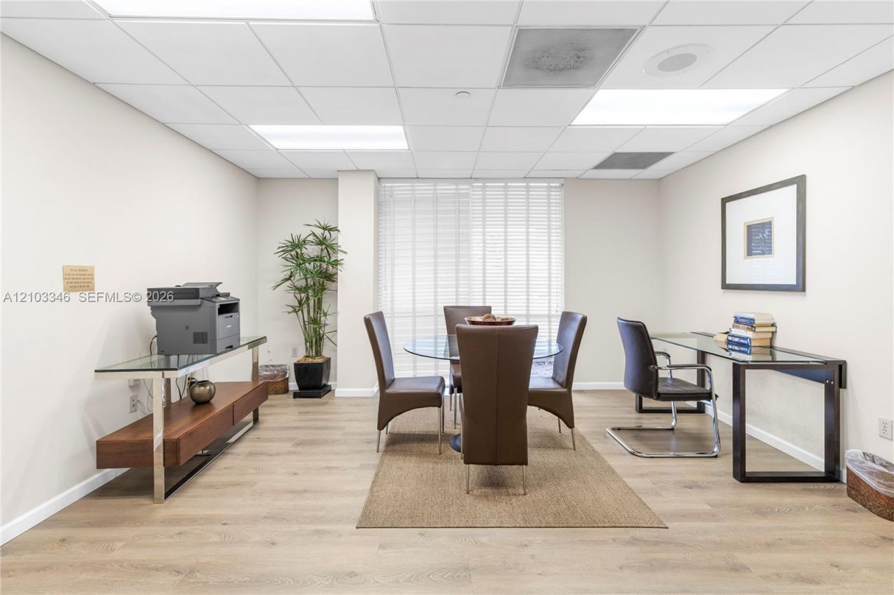 2351 Douglas Rd , Unit 611, Miami, FL 33145 Photo