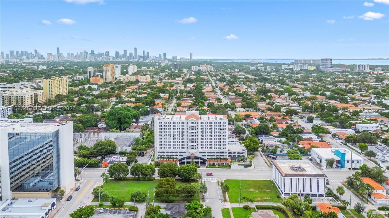 2351 Douglas Rd , Unit 611, Miami, FL 33145 Photo