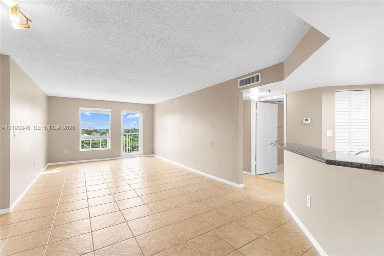 2351 Douglas Rd , Unit 611, Miami, FL 33145 Photo