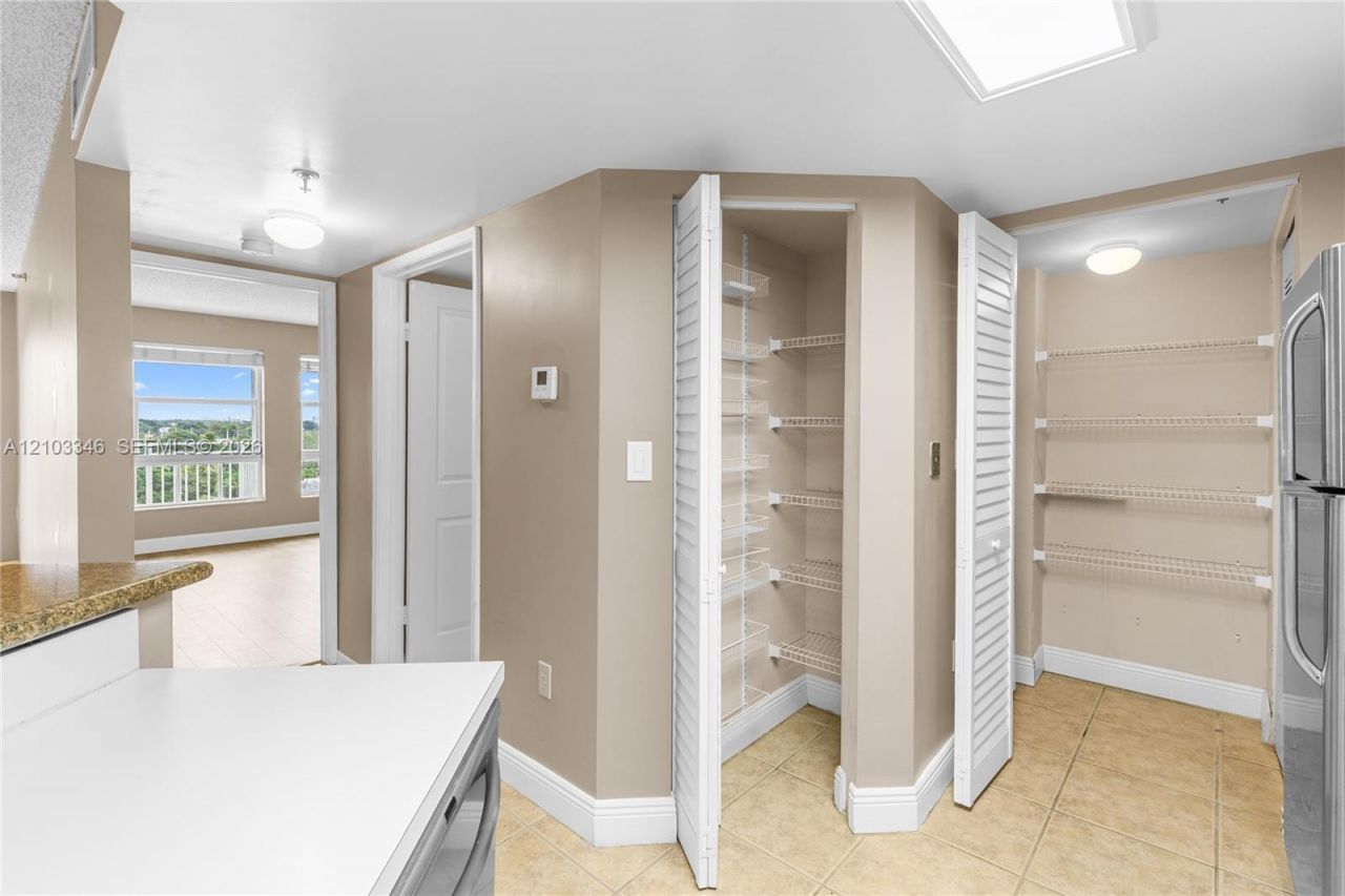 2351 Douglas Rd , Unit 611, Miami, FL 33145 Photo
