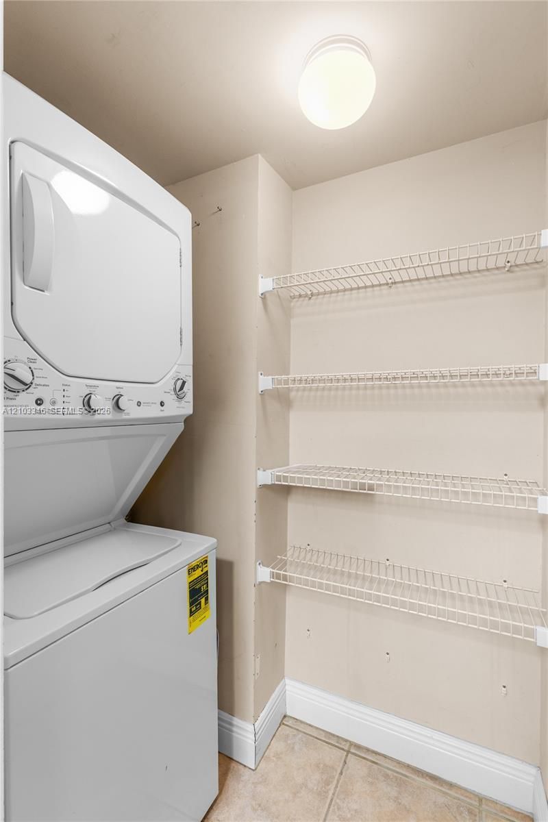 2351 Douglas Rd , Unit 611, Miami, FL 33145 Photo