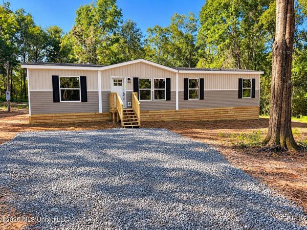 131 Pin Oak Drive, Poplarville, MS 39470