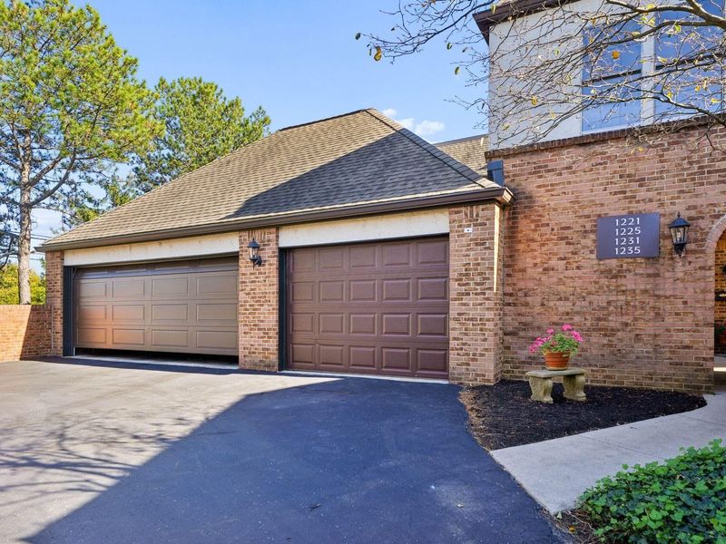 1221 Fountaine Drive, Columbus, OH 43221 Photo 2