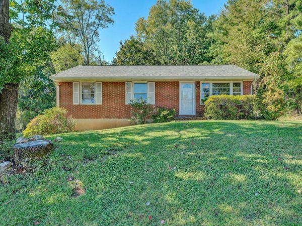 720 Kenyon RD, Vinton, VA 24179