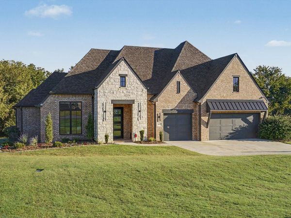 9597 E Bond Drive , Claremore, OK 74017